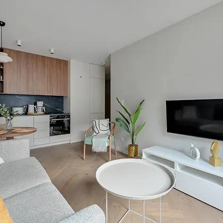 Bank Polski Center With Parking By Lion グディニャ